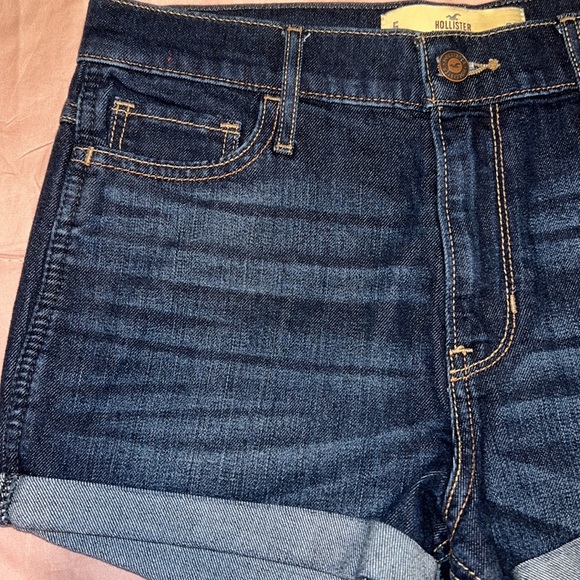 Hollister High Rise Jean Shorts - Picture 2 of 5